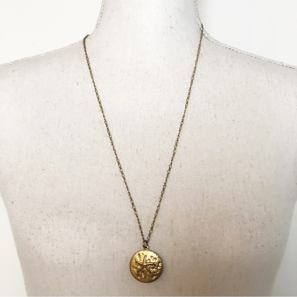 J.CREW Gold Tone Star Fish Sand Dollar Pendant Long Necklace - Picture 2 of 12